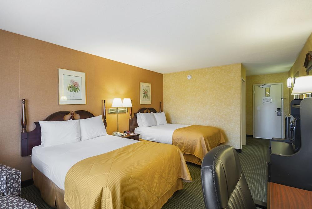 Clarion Inn פיירמונט מראה חיצוני תמונה