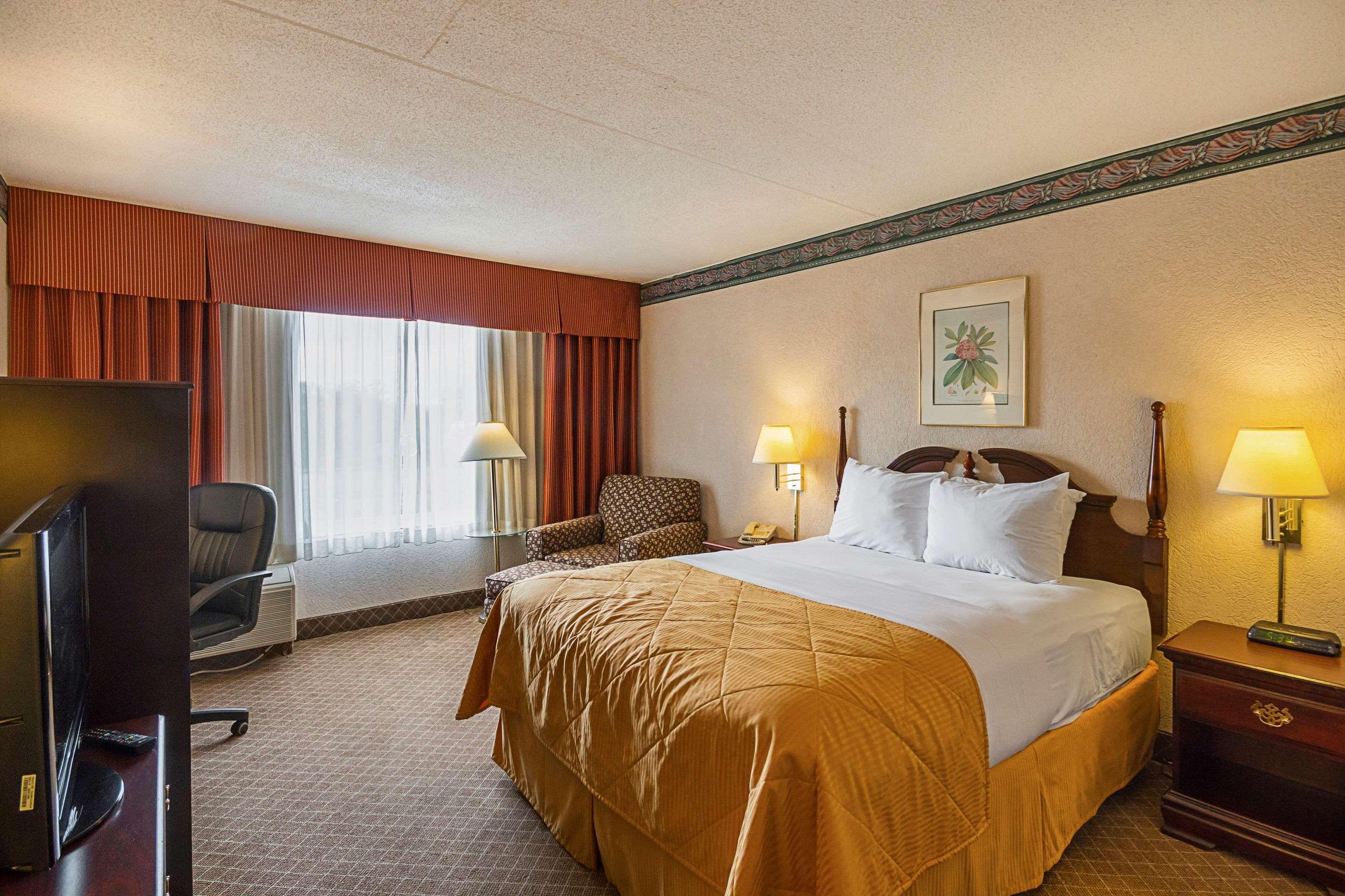 Clarion Inn פיירמונט מראה חיצוני תמונה