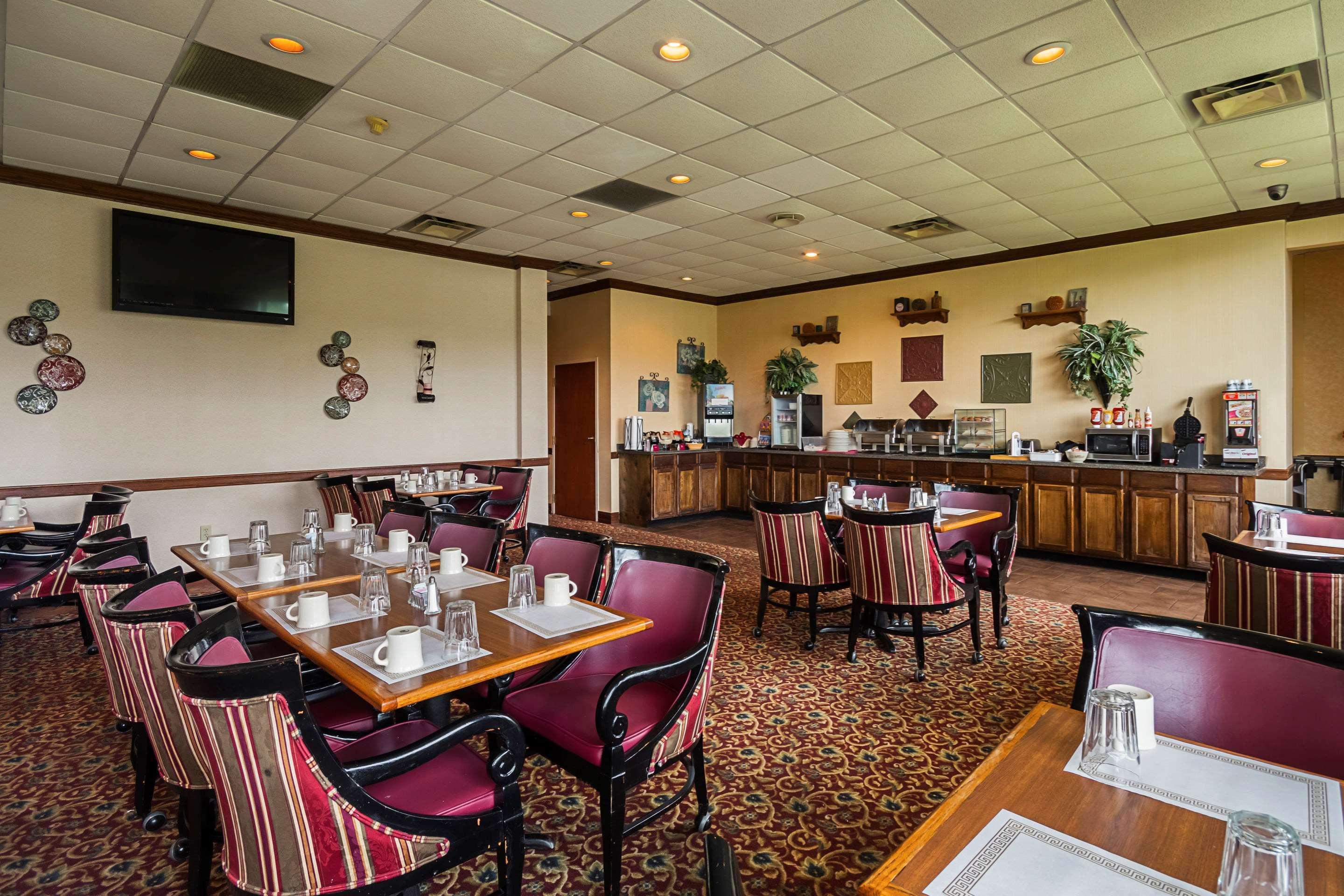 Clarion Inn פיירמונט מראה חיצוני תמונה