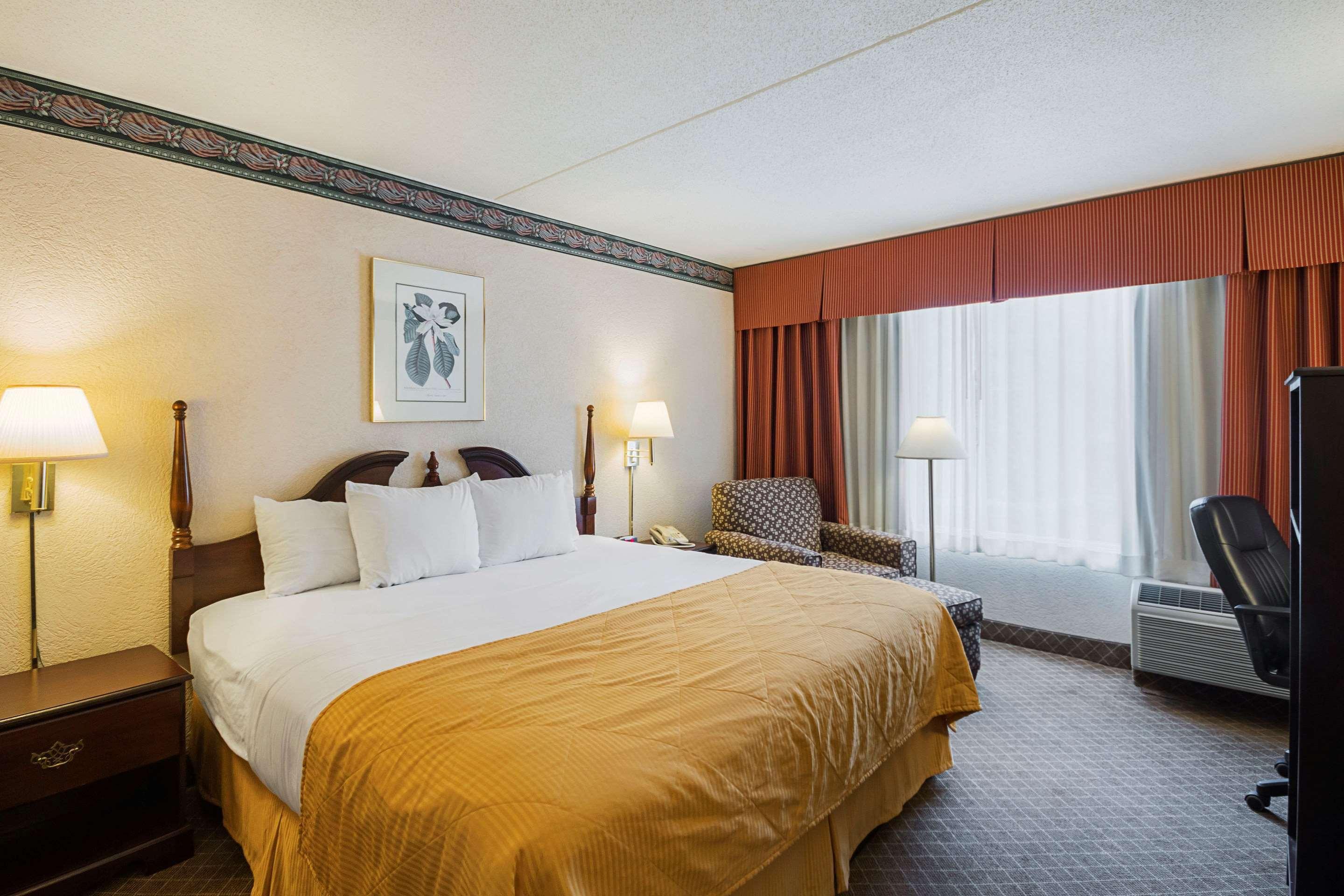 Clarion Inn פיירמונט מראה חיצוני תמונה