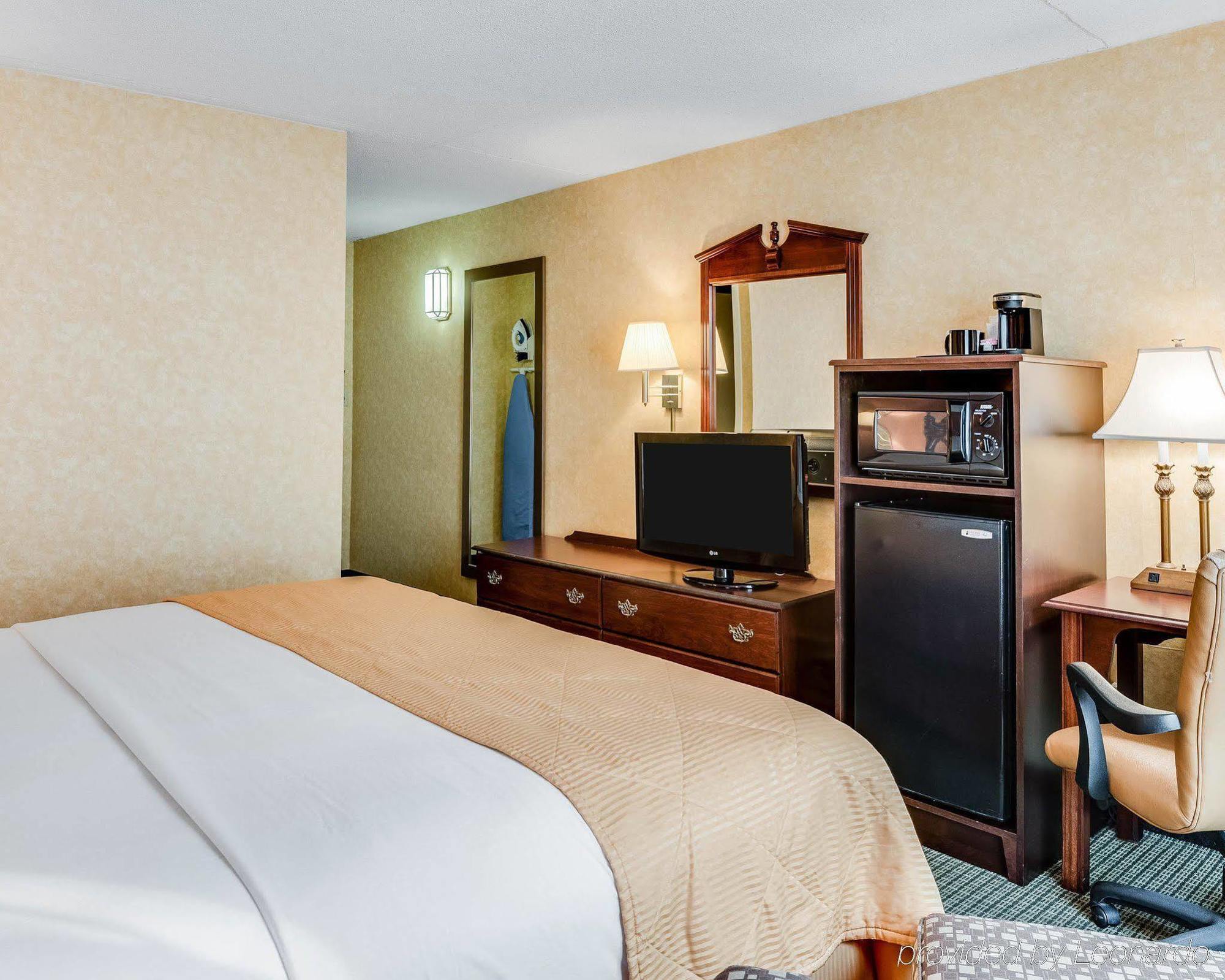 Clarion Inn פיירמונט מראה חיצוני תמונה