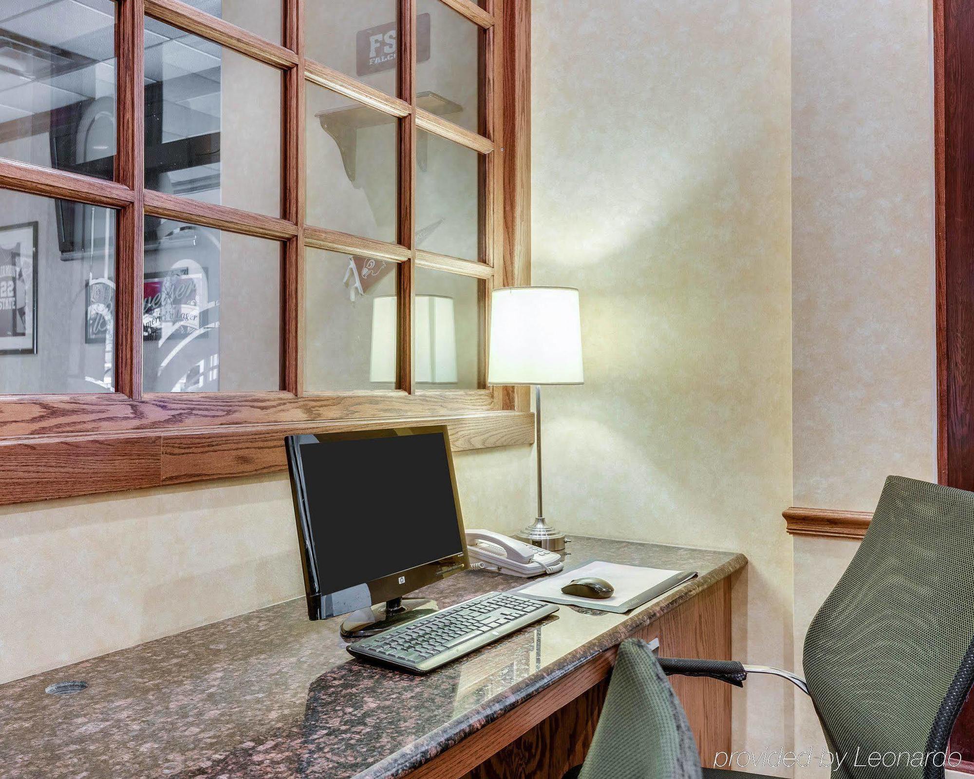 Clarion Inn פיירמונט מראה חיצוני תמונה